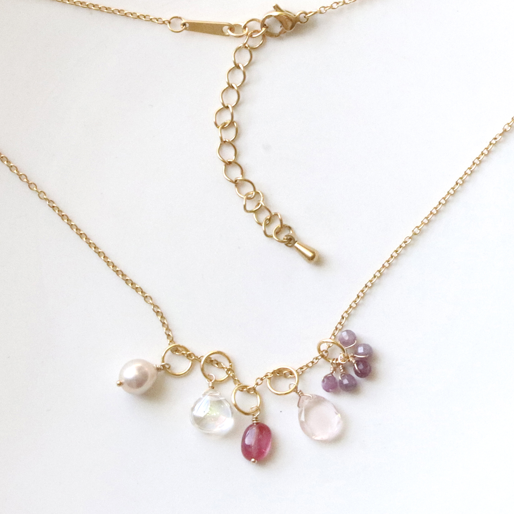 「Bloom Pink」5つの天然石チャーム 着せ替えネックレス|サージカルステンレス